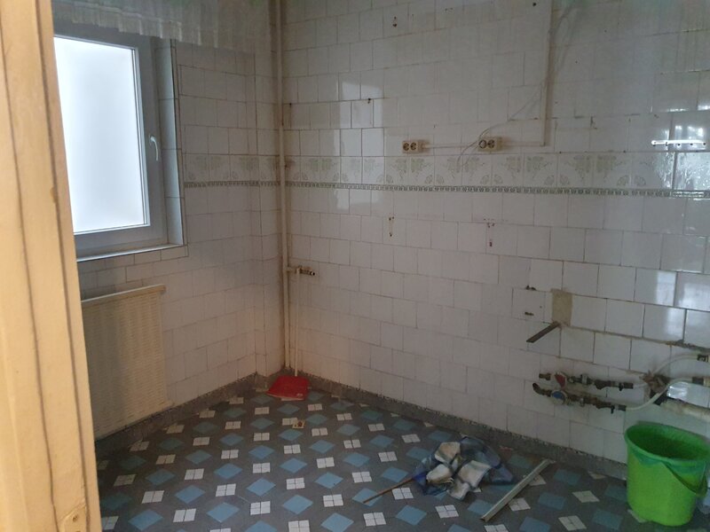 Dr Taberei, V Ialomitei, 3 camere 4/10, dec, bl 78, liber, 2 gr sanitare