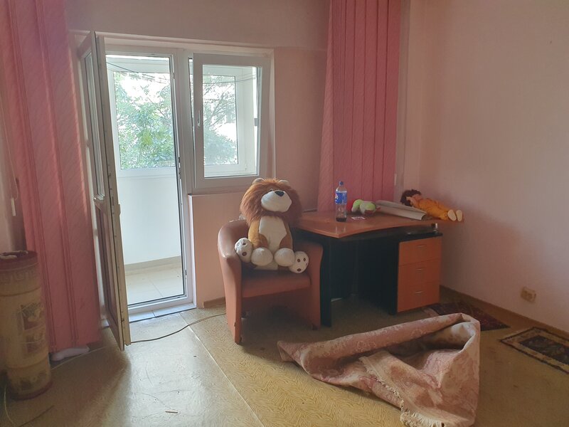 Dr Taberei, V Ialomitei, 3 camere 4/10, dec, bl 78, liber, 2 gr sanitare